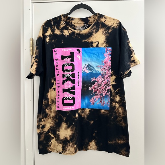 Popular Poison Tokyo Graphic Print Shirt Women’s Sz L - Picture 1 of 11
